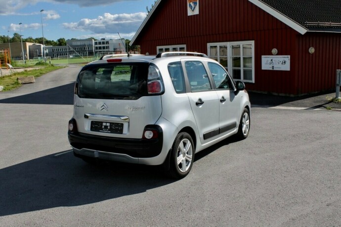 citroen-c3-picasso-diesel-2010-big-6