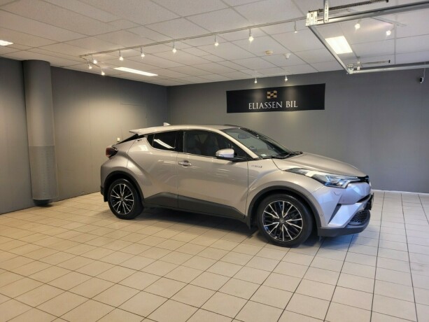 toyota-c-hr-elektrisitetbensin-2017-big-2