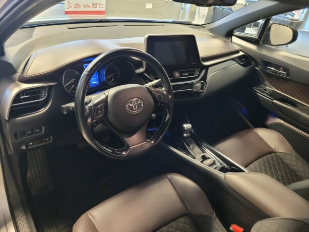 toyota-c-hr-elektrisitetbensin-2017-big-19