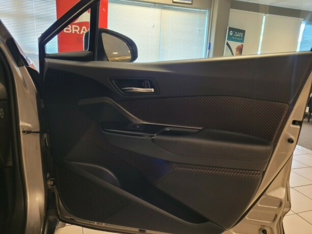 toyota-c-hr-elektrisitetbensin-2017-big-14