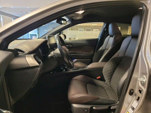toyota-c-hr-elektrisitetbensin-2017-big-18