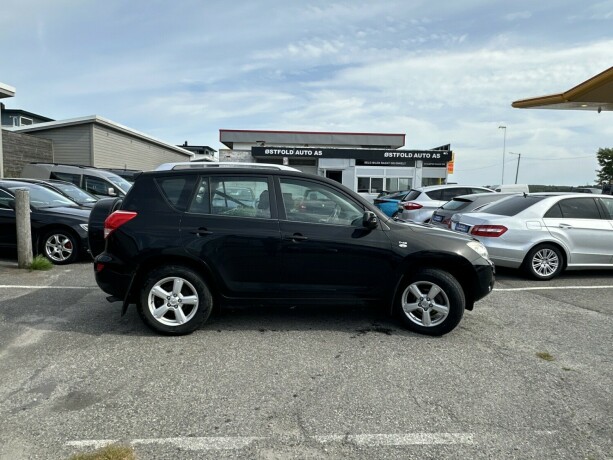 toyota-rav4-diesel-2007-big-3