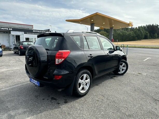 toyota-rav4-diesel-2007-big-4