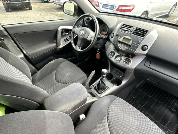 toyota-rav4-diesel-2007-big-8
