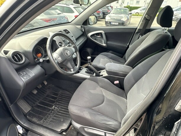 toyota-rav4-diesel-2007-big-6