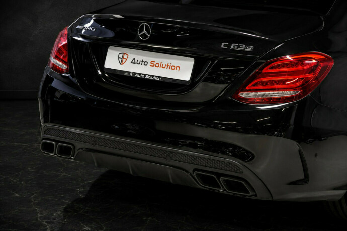 mercedes-benz-c63-bensin-2016-big-31