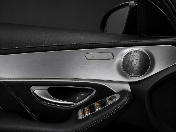 mercedes-benz-c63-bensin-2016-big-28