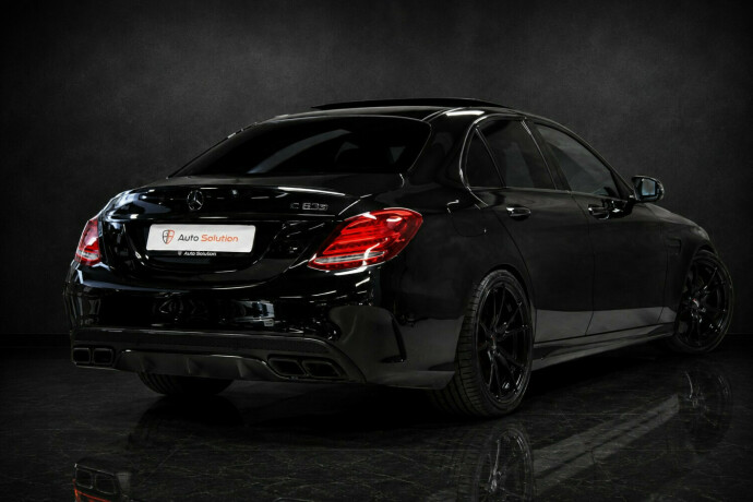 mercedes-benz-c63-bensin-2016-big-1