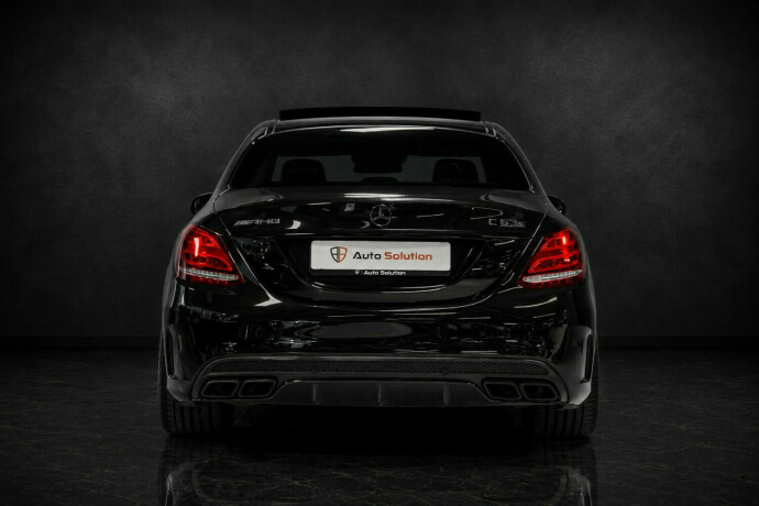 mercedes-benz-c63-bensin-2016-big-3