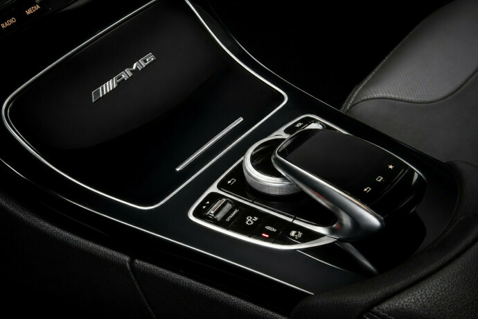 mercedes-benz-c63-bensin-2016-big-16