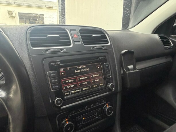 volkswagen-golf-diesel-2009-big-11