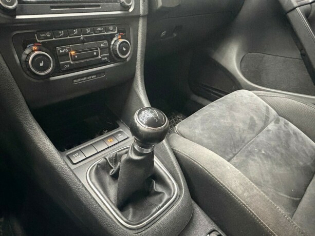 volkswagen-golf-diesel-2009-big-13