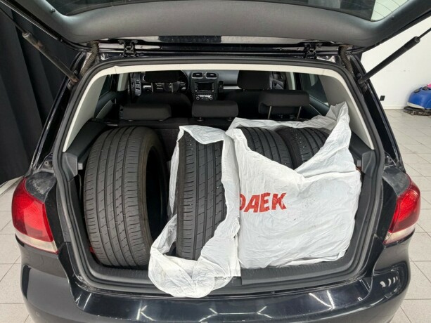 volkswagen-golf-diesel-2009-big-23