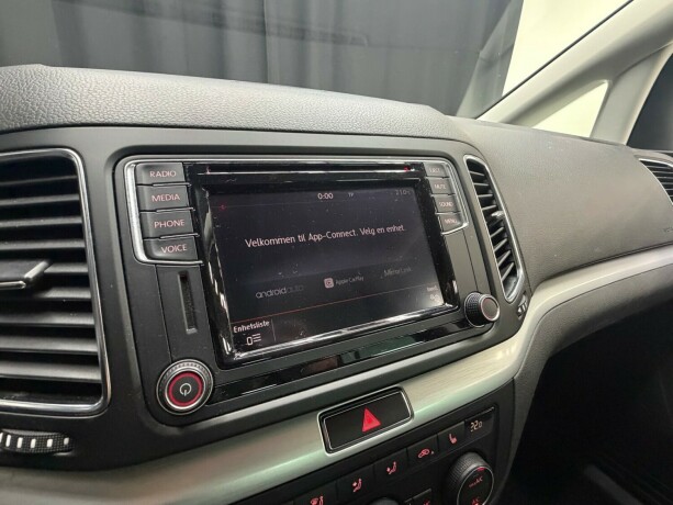 volkswagen-sharan-diesel-2015-big-19