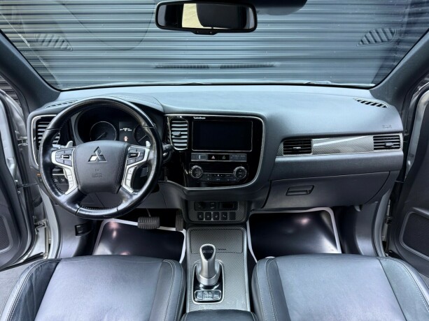 mitsubishi-outlander-elektrisitetbensin-2019-big-9