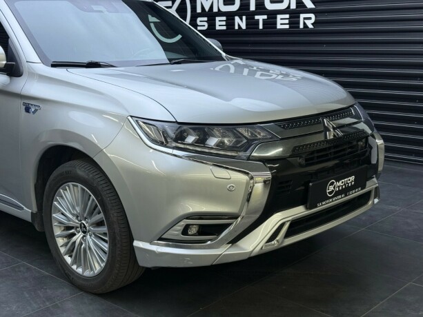 mitsubishi-outlander-elektrisitetbensin-2019-big-2