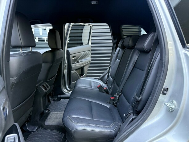 mitsubishi-outlander-elektrisitetbensin-2019-big-28