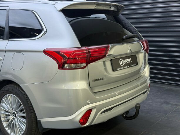 mitsubishi-outlander-elektrisitetbensin-2019-big-6
