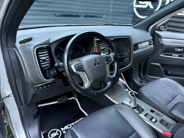 mitsubishi-outlander-elektrisitetbensin-2019-big-10