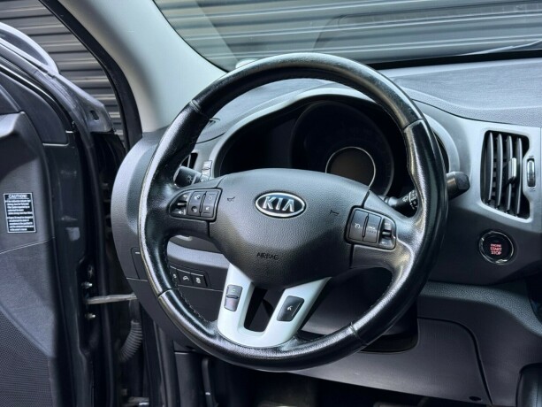 kia-sportage-diesel-2012-big-11