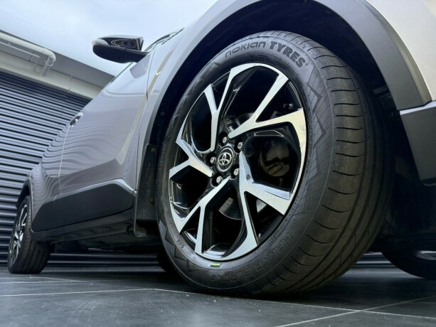 toyota-c-hr-elektrisitetbensin-2017-big-8