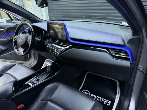 toyota-c-hr-elektrisitetbensin-2017-big-11