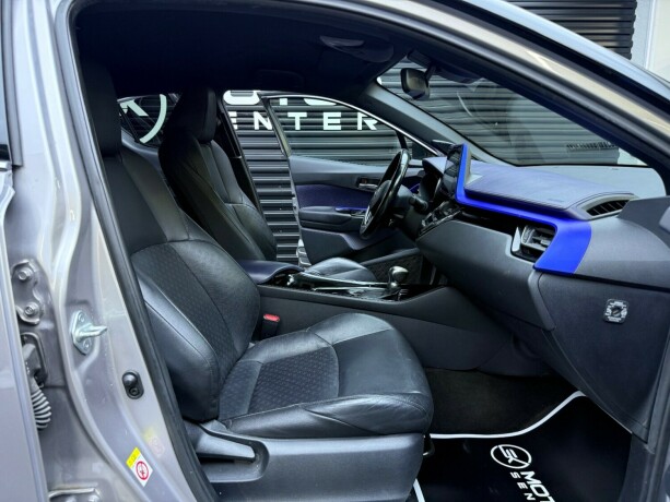 toyota-c-hr-elektrisitetbensin-2017-big-27