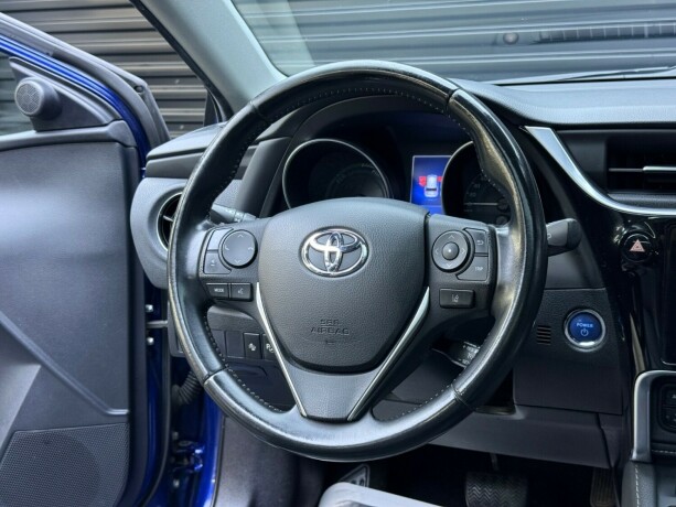 toyota-auris-elektrisitetbensin-2017-big-12