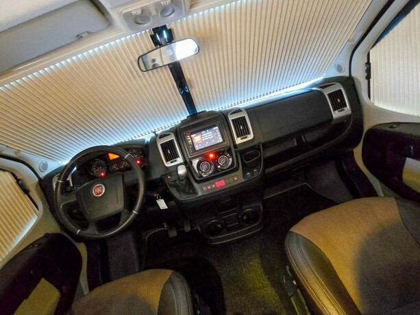 sunlight-capron-t69l-diesel-2016-big-15