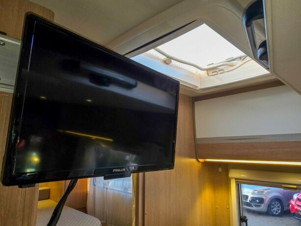 sunlight-capron-t69l-diesel-2016-big-56