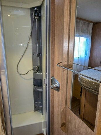 sunlight-capron-t69l-diesel-2016-big-52