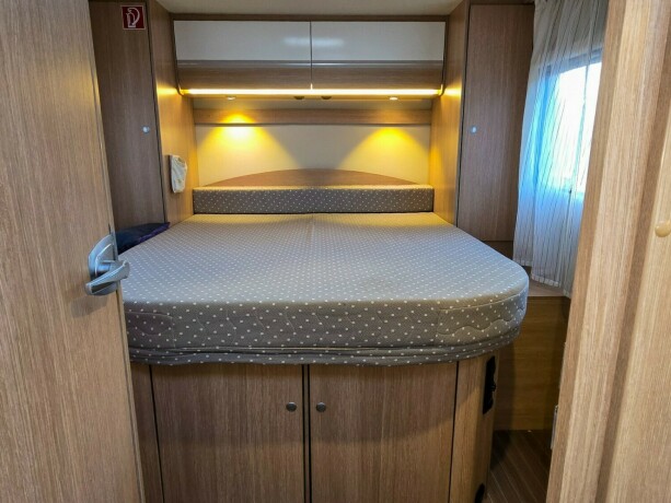 sunlight-capron-t69l-diesel-2016-big-44