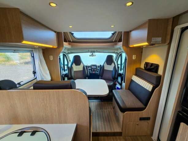 sunlight-capron-t69l-diesel-2016-big-21