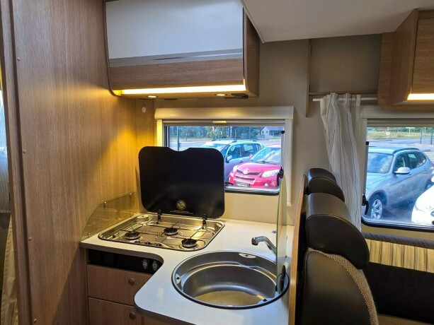 sunlight-capron-t69l-diesel-2016-big-33
