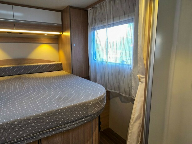 sunlight-capron-t69l-diesel-2016-big-46