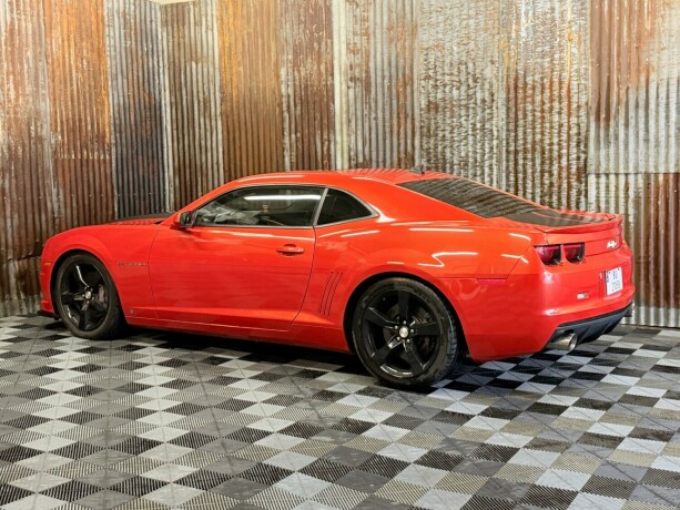 chevrolet-camaro-bensin-2010-big-10