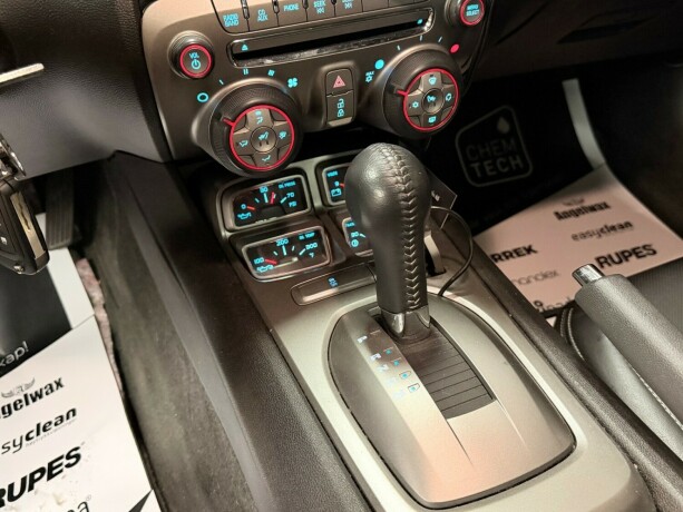 chevrolet-camaro-bensin-2010-big-28