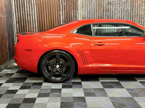 chevrolet-camaro-bensin-2010-big-4