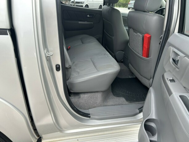 toyota-hilux-diesel-2010-big-9