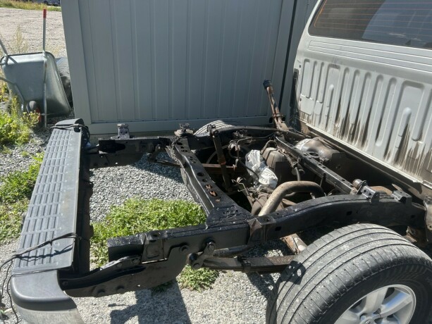 toyota-hilux-diesel-2010-big-25