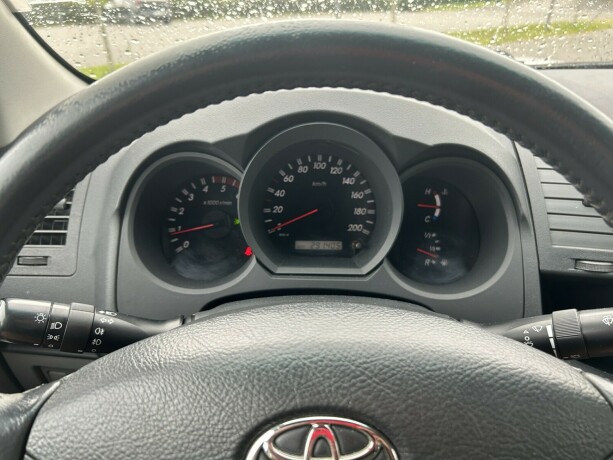 toyota-hilux-diesel-2010-big-18