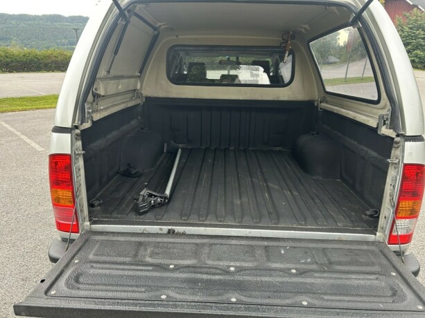 toyota-hilux-diesel-2010-big-8