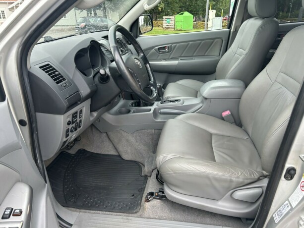 toyota-hilux-diesel-2010-big-13