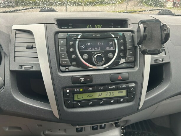 toyota-hilux-diesel-2010-big-19