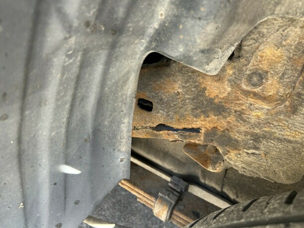 toyota-hilux-diesel-2010-big-23