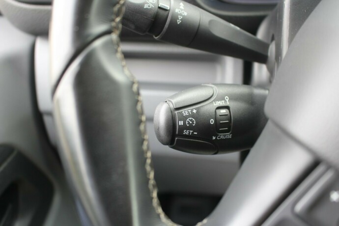peugeot-e-expert-elektrisitet-2023-big-12
