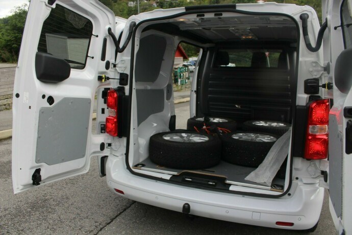 peugeot-e-expert-elektrisitet-2023-big-5
