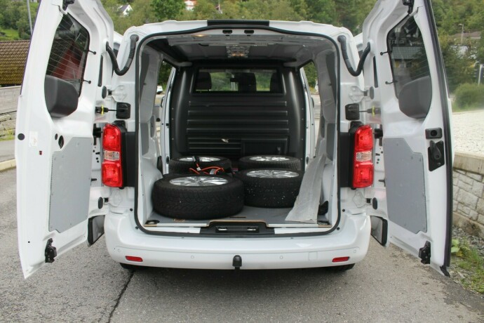 peugeot-e-expert-elektrisitet-2023-big-4