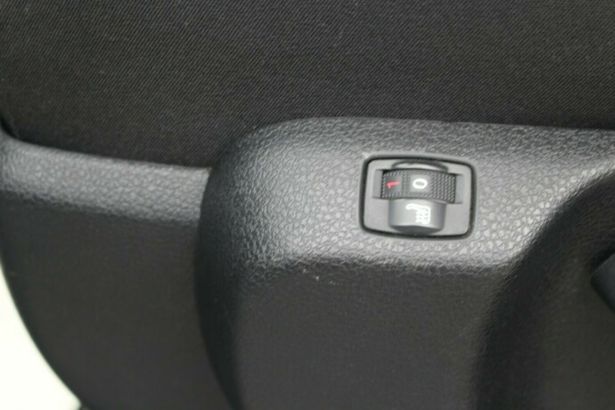 peugeot-e-expert-elektrisitet-2023-big-11