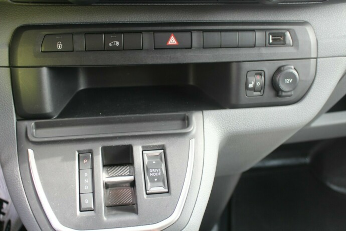 peugeot-e-expert-elektrisitet-2023-big-17
